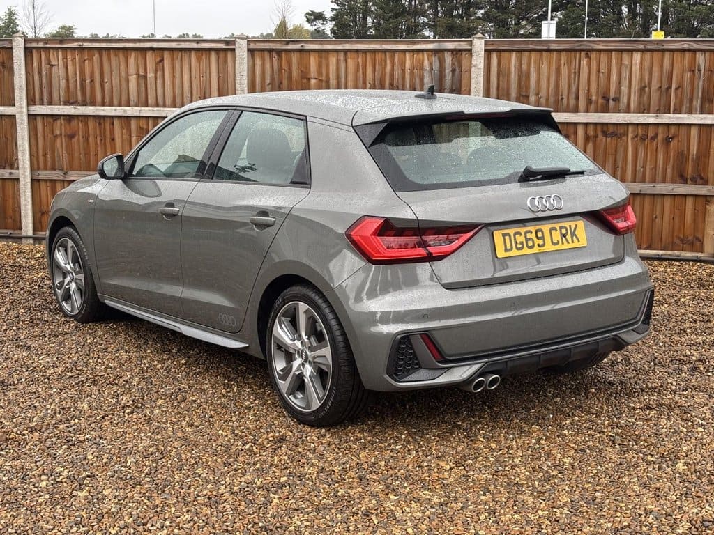 2019 AUDI A1 2.0 TFSI 40 S line Competition Sportback — photo 3