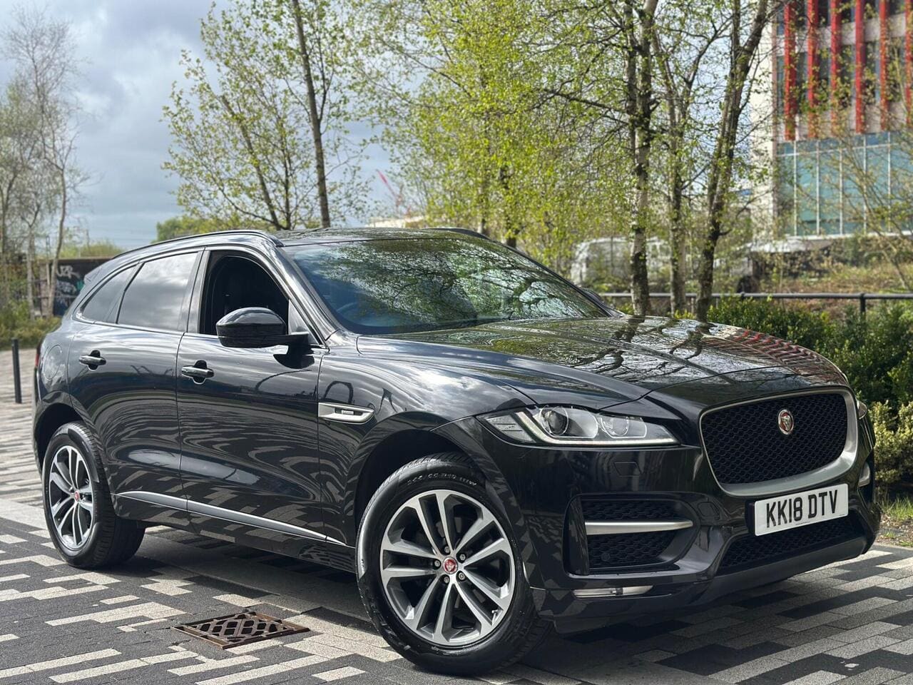 2018 Jaguar F-PACE 2.0 D240 R-Sport — photo 2