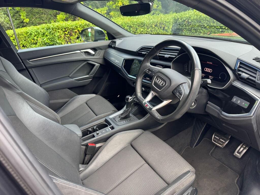 2021 Audi Q3 1.5 TFSI CoD 35 S line Sportback S Tronic — photo 3