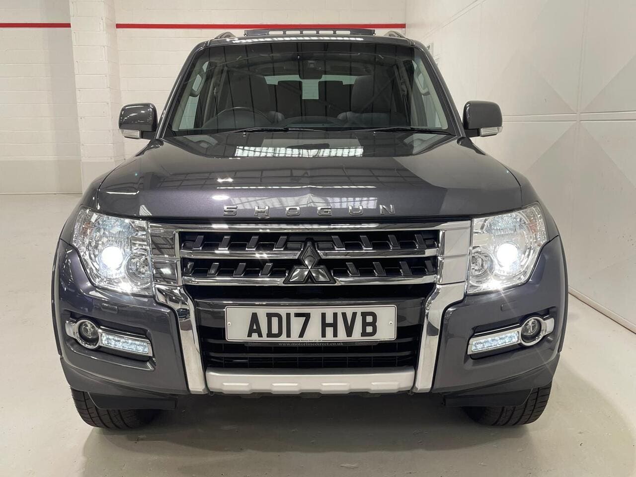 **2017 Mitsubishi Shogun 3.2 DI-DC SG5 Automatic 4WD Euro 6 LWB** — photo 2