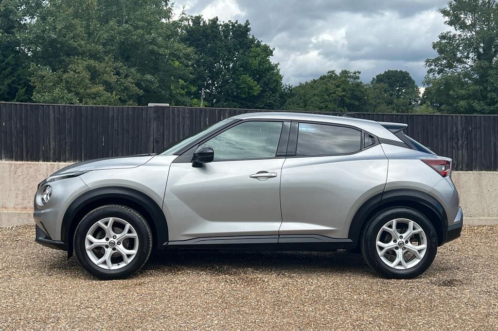 2021 Nissan Juke 1.0 DIG-T N-Connecta DCT Auto Euro 6 — photo 3