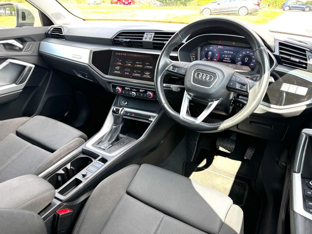 2021 Audi Q3 2.0 TDI 35 Sport S Tronic — photo 3