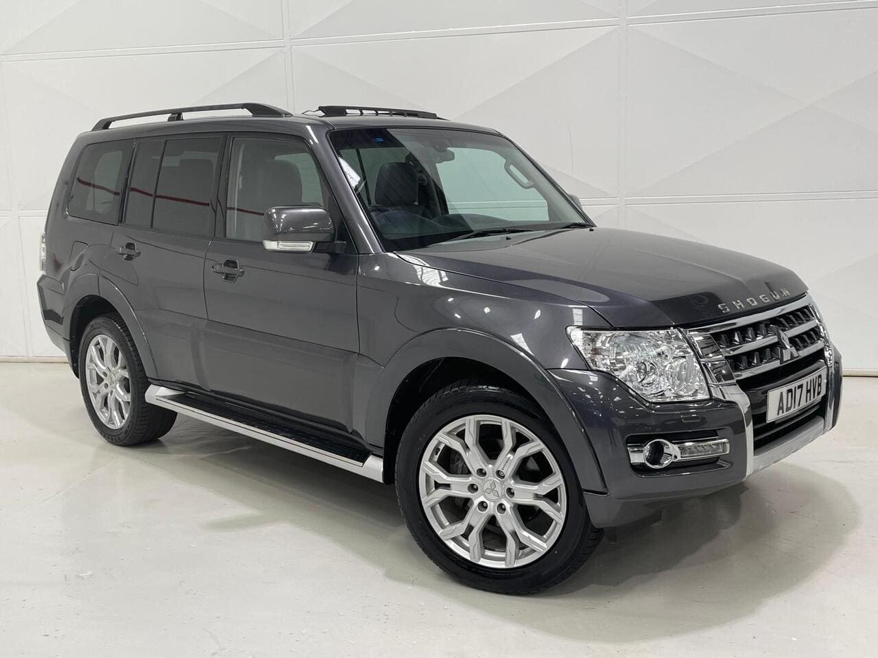**2017 Mitsubishi Shogun 3.2 DI-DC SG5 Automatic 4WD Euro 6 LWB**