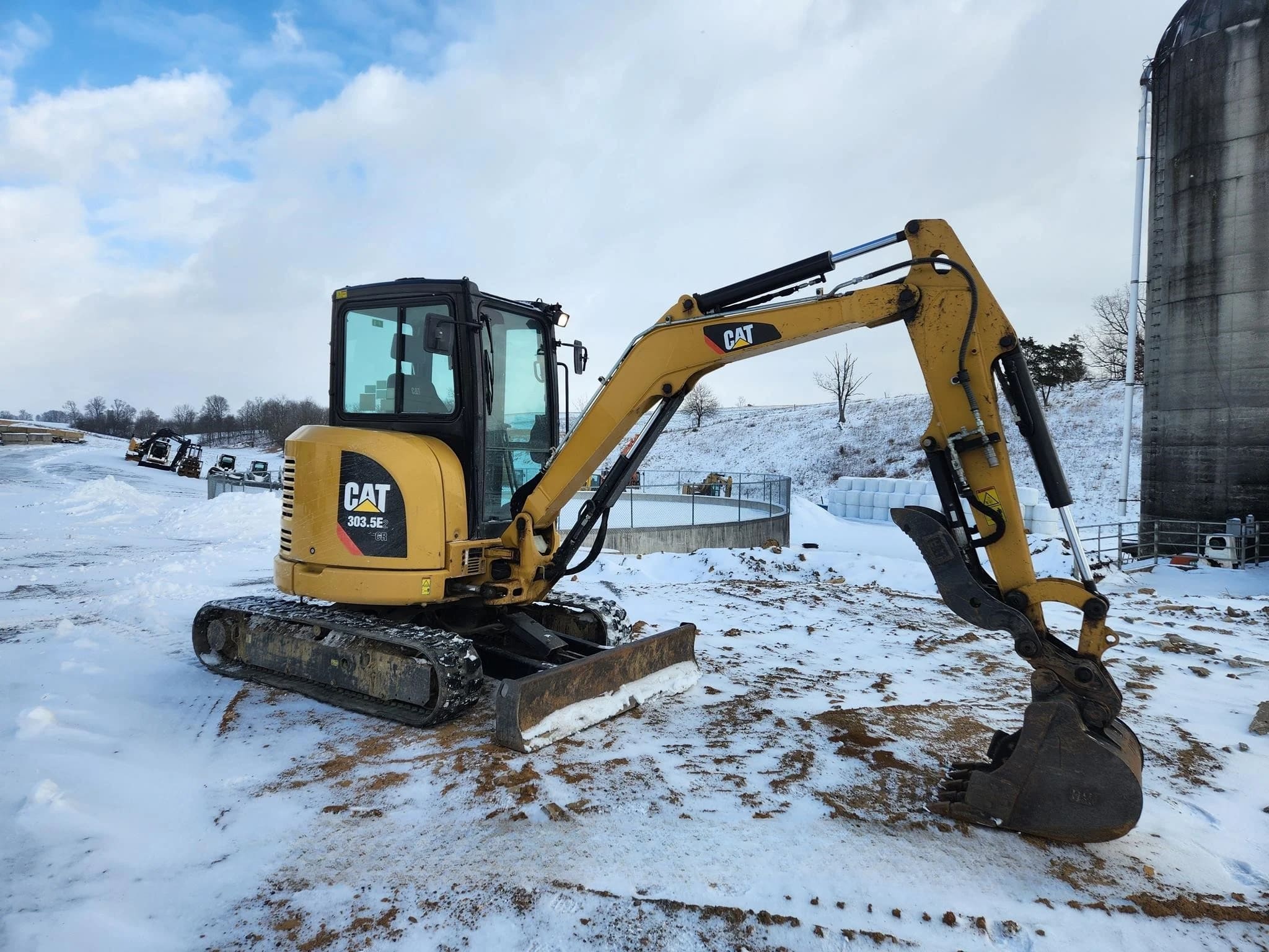 2016 CATERPILLAR 303.5E2 CR for sale $21,200