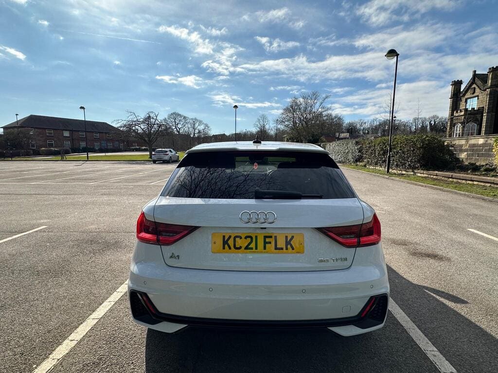 2021 Audi A1 1.5 TFSI 35 Vorsprung Sportback S Tronic — photo 2