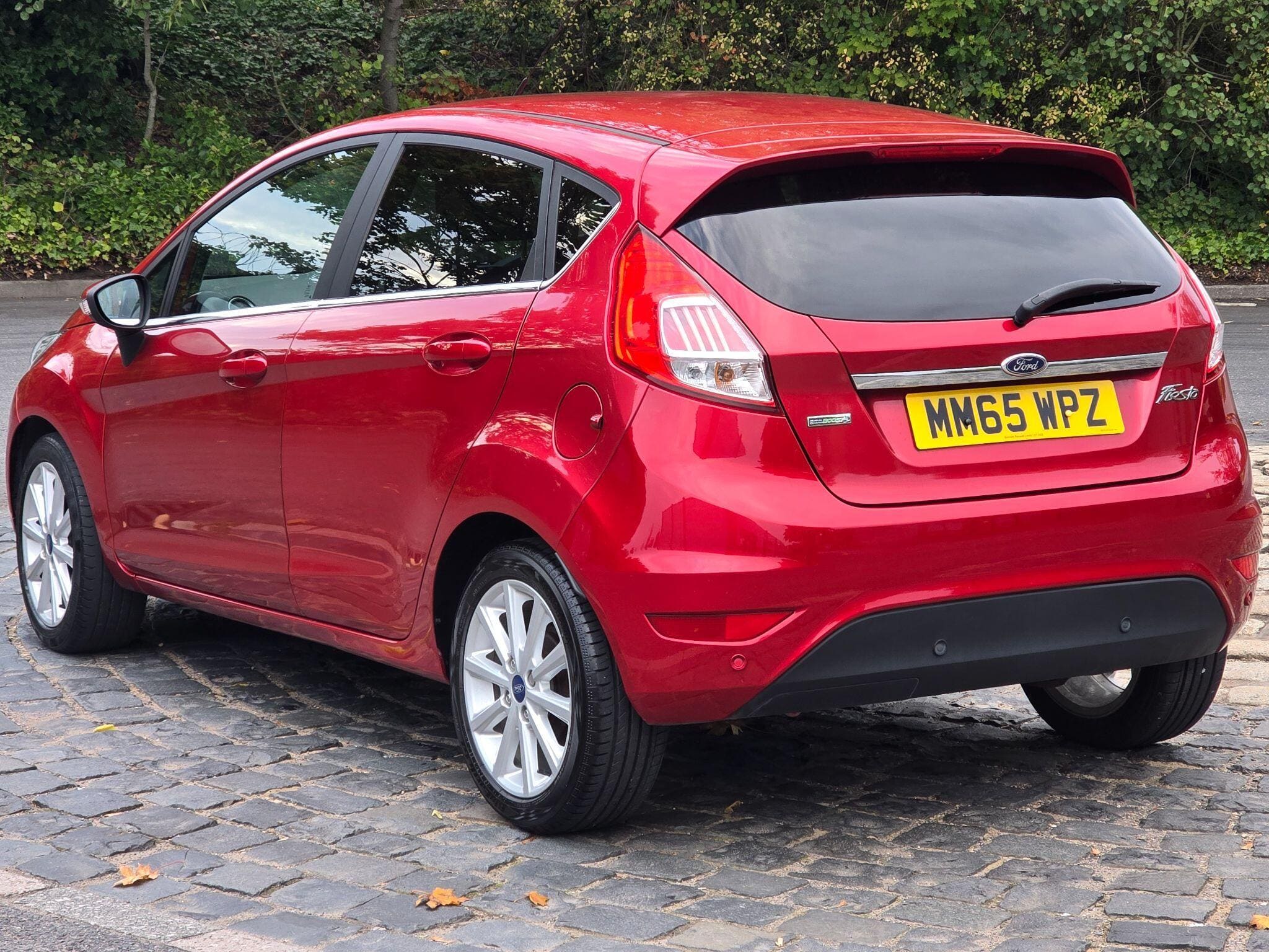 2015 Ford Fiesta 1.0T EcoBoost Titanium — photo 2