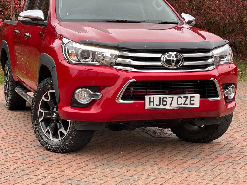 2017 Toyota Hilux 2.4 D-4D Invincible X Auto 4WD Euro 6 — photo 2