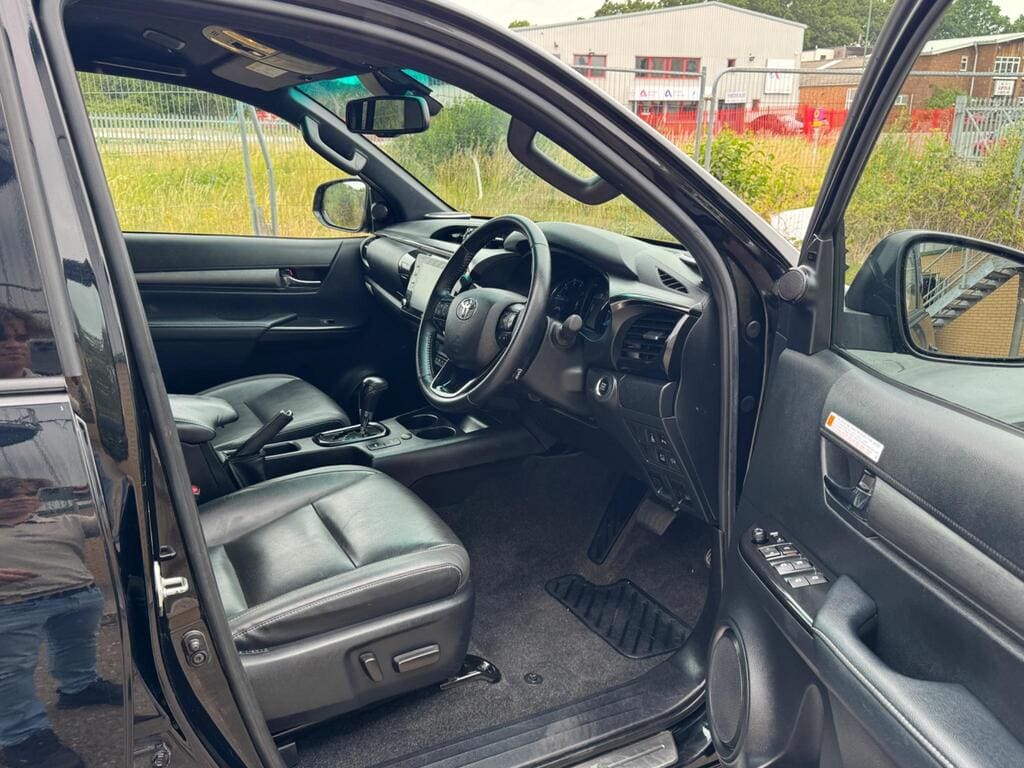 2022 Toyota Hilux 2.8 D-4D Invincible X — photo 3