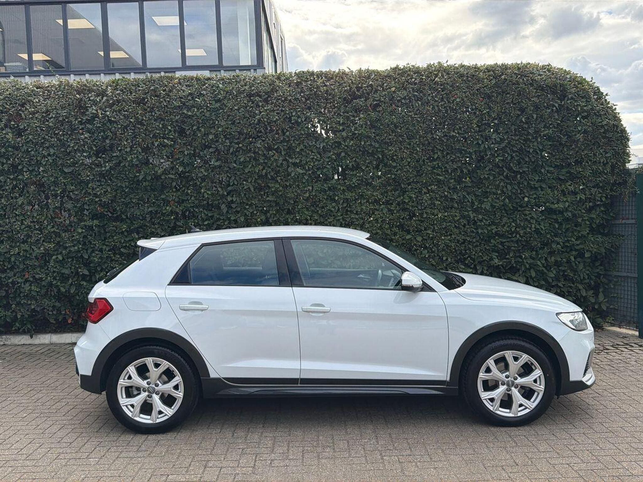 2020 Audi A1 Citycarver — photo 2