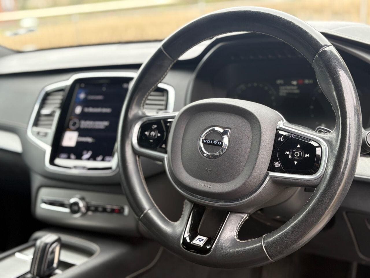 2019 Volvo XC90 2.0 B5 MHEV R-Design — photo 2