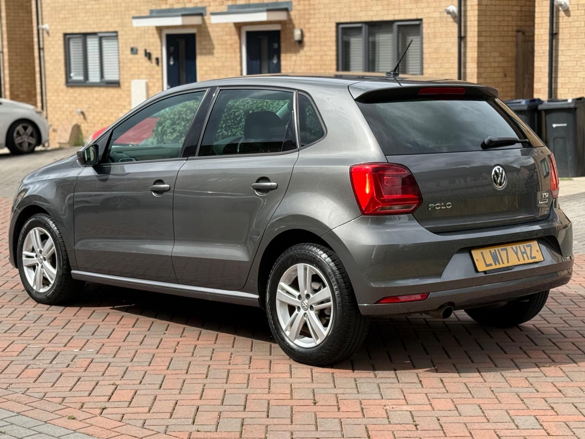 2017 Volkswagen Polo 1.2 TSI BlueMotion — photo 2