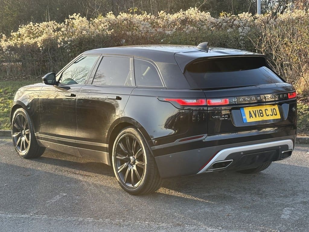 2018 LAND ROVER RANGE ROVER VELAR 3.0 SD6 V6 R-Dynamic — photo 3