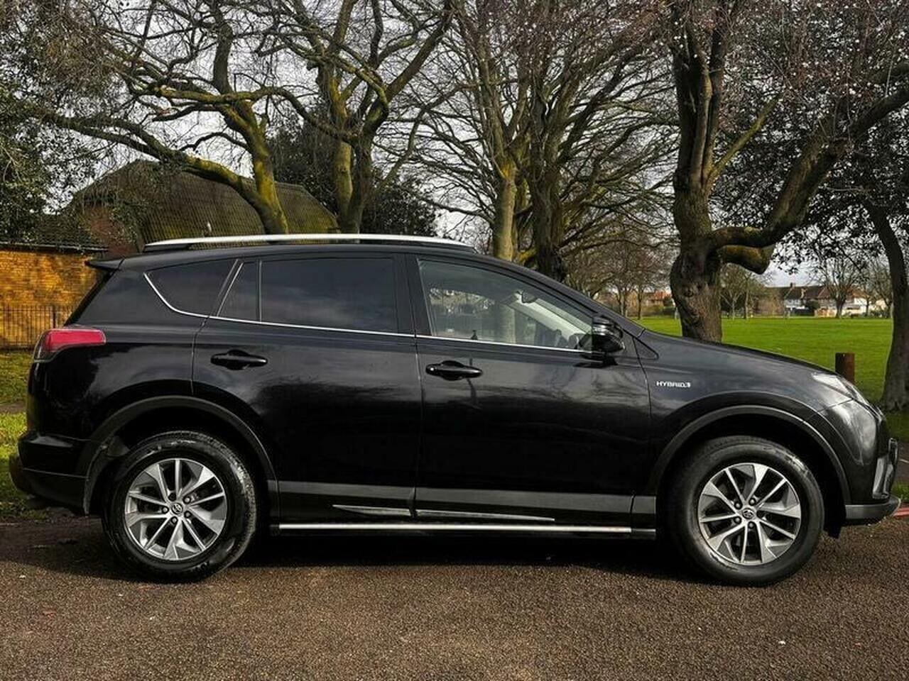 2017 Toyota RAV4 2.5 VVT-h Business Edition — photo 2