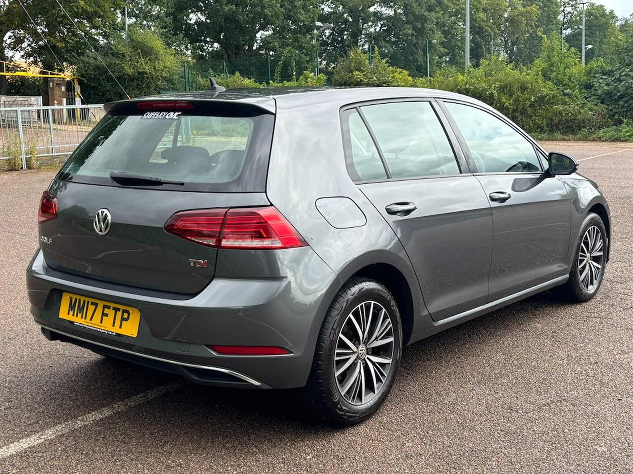 2017 Volkswagen Golf 1.6 TDI SE Nav DSG Euro 6 — photo 2