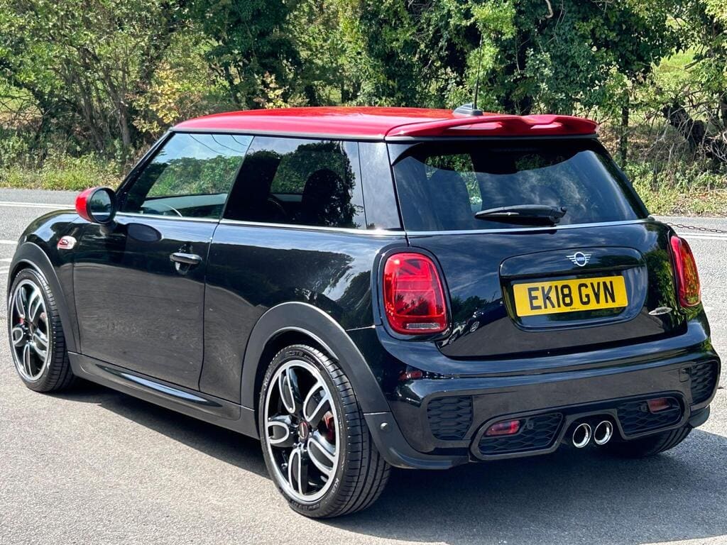 2018 MINI Hatch 2.0 John Cooper Works Auto — photo 2