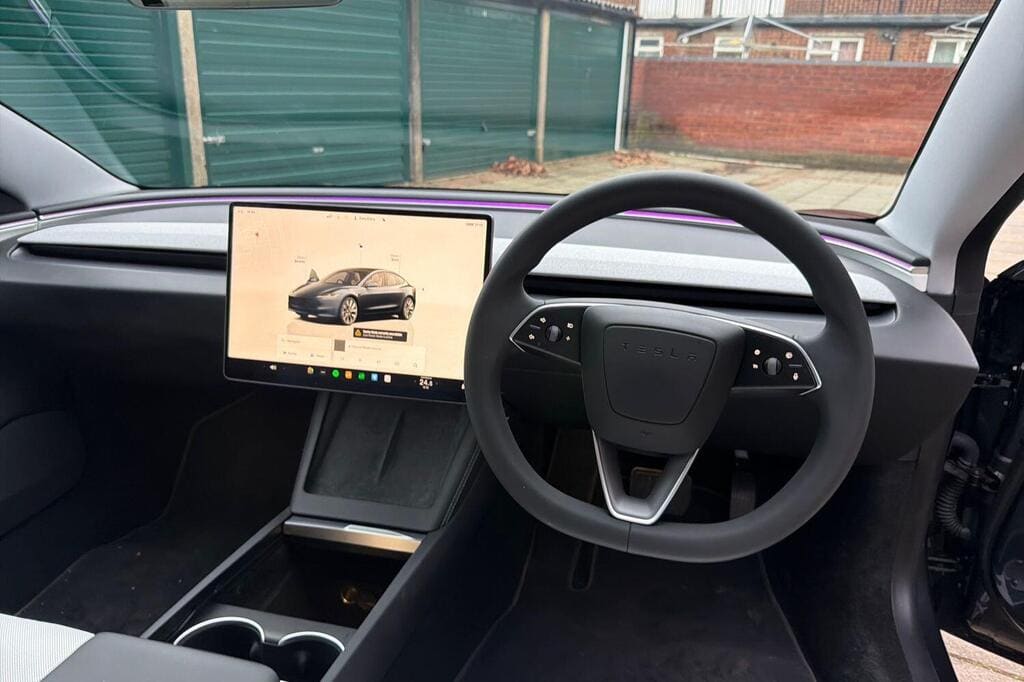 2024 Tesla Model 3 Auto RWD — photo 3