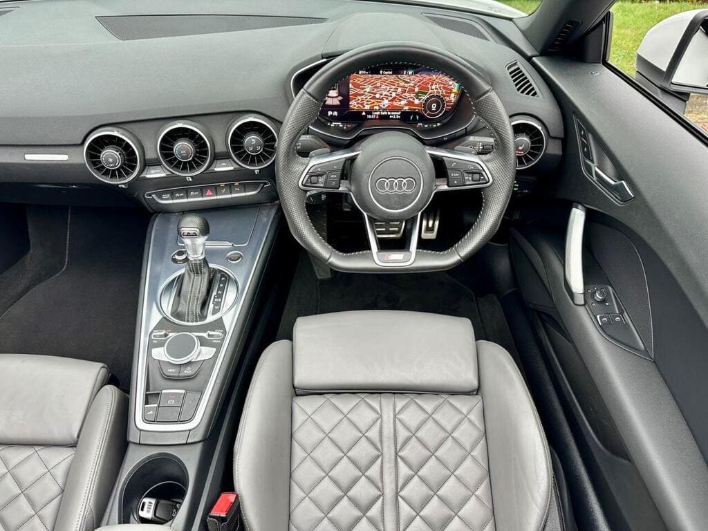 2016 Audi TT 2.0 TFSI S line Roadster S Tronic — photo 3