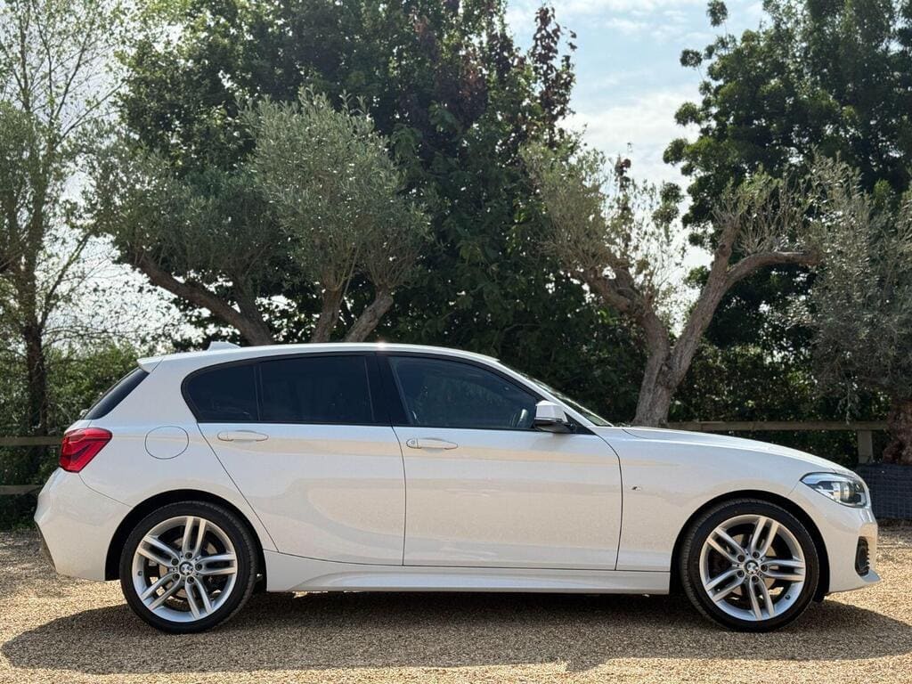 2016 BMW 1 Series 2.0 120d M Sport Auto xDrive Euro 6 — photo 2
