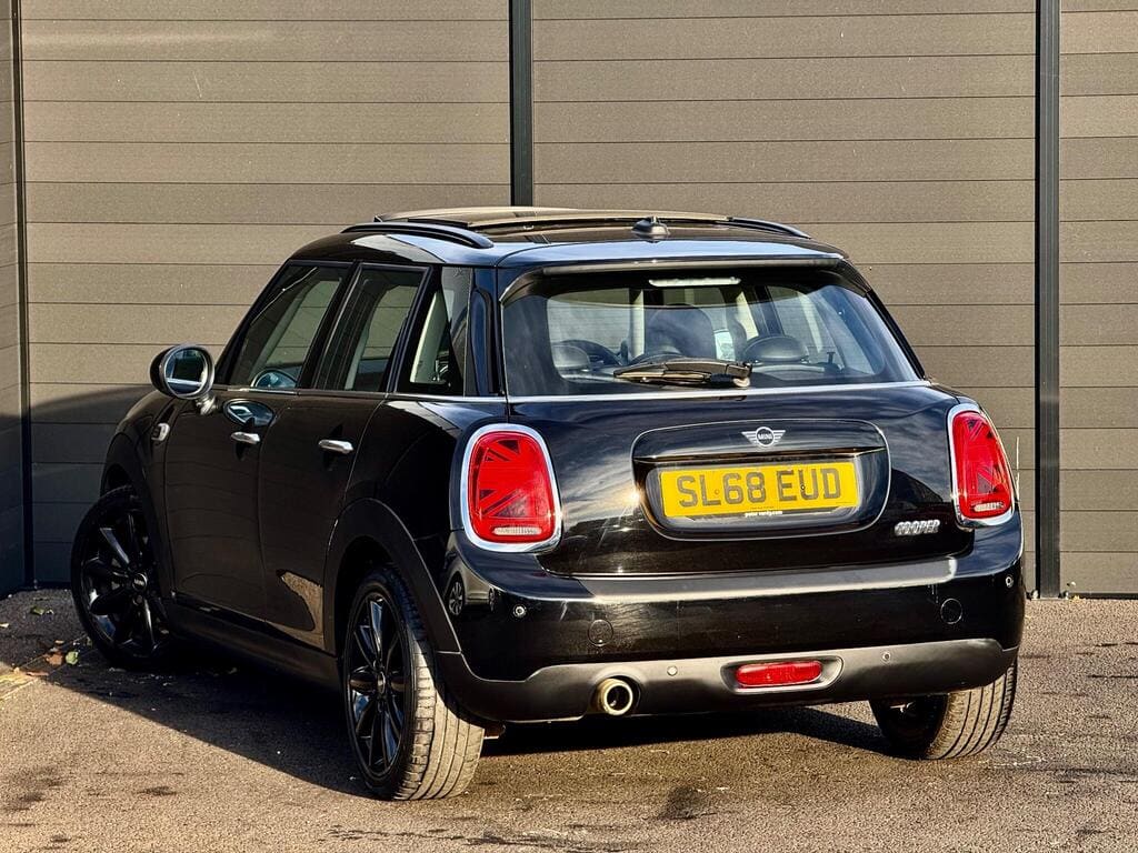 2018 MINI Hatch 1.5 Cooper Steptronic Euro 6 — photo 2