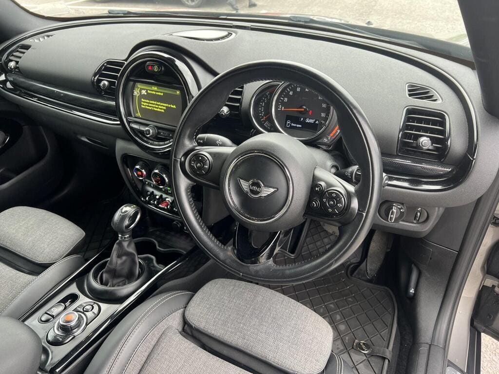 2017 MINI CLUBMAN 1.5 Cooper Auto Euro 6 — photo 3