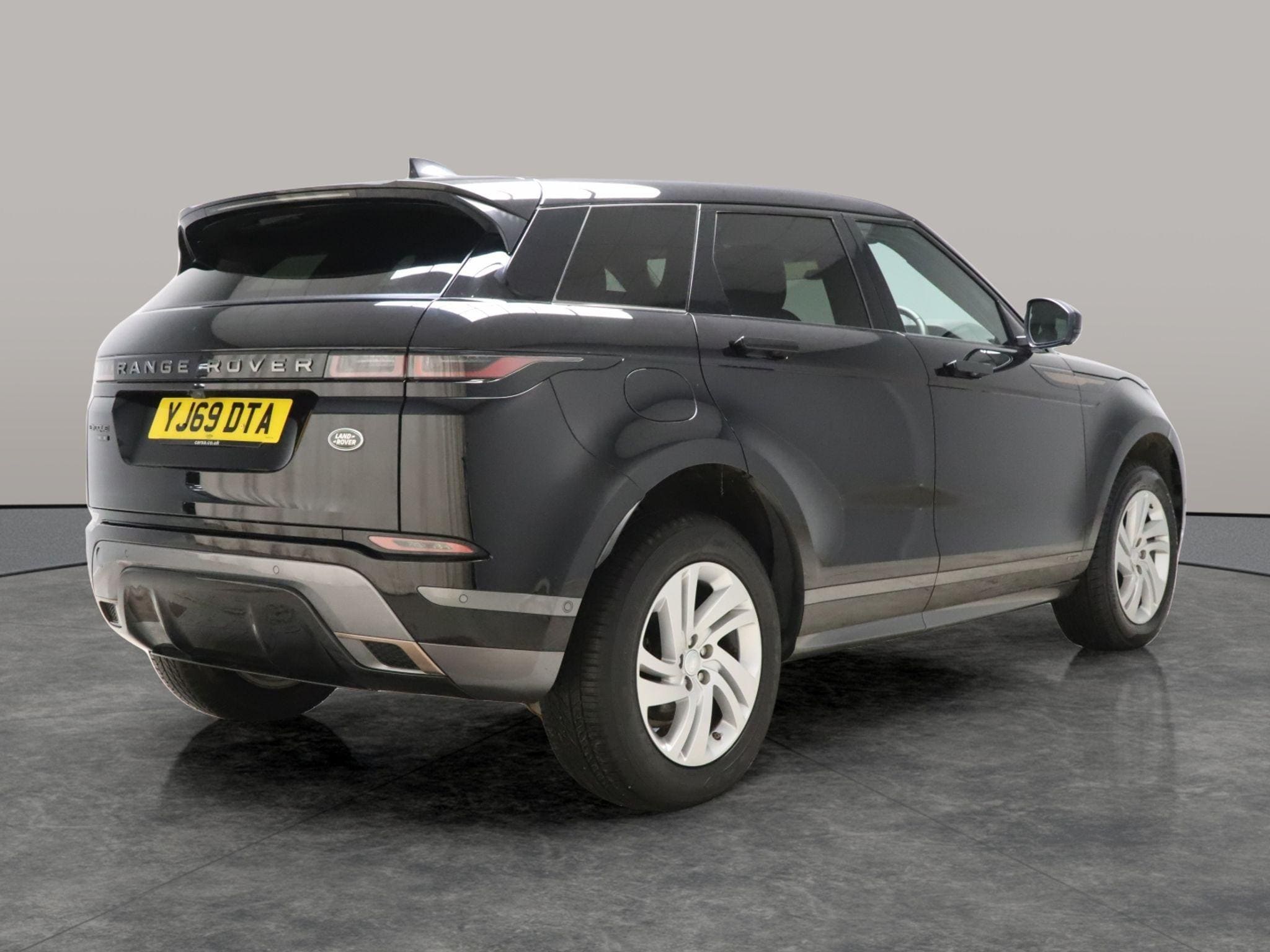2020 Land Rover Range Rover Evoque 2.0 D150 R-Dynamic — photo 2