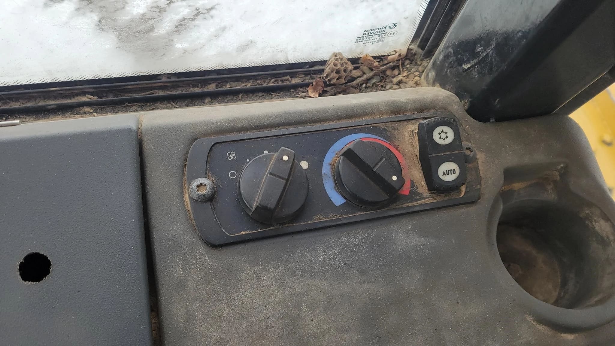 2015 CATERPILLAR D6K2 XL for sale $48,500