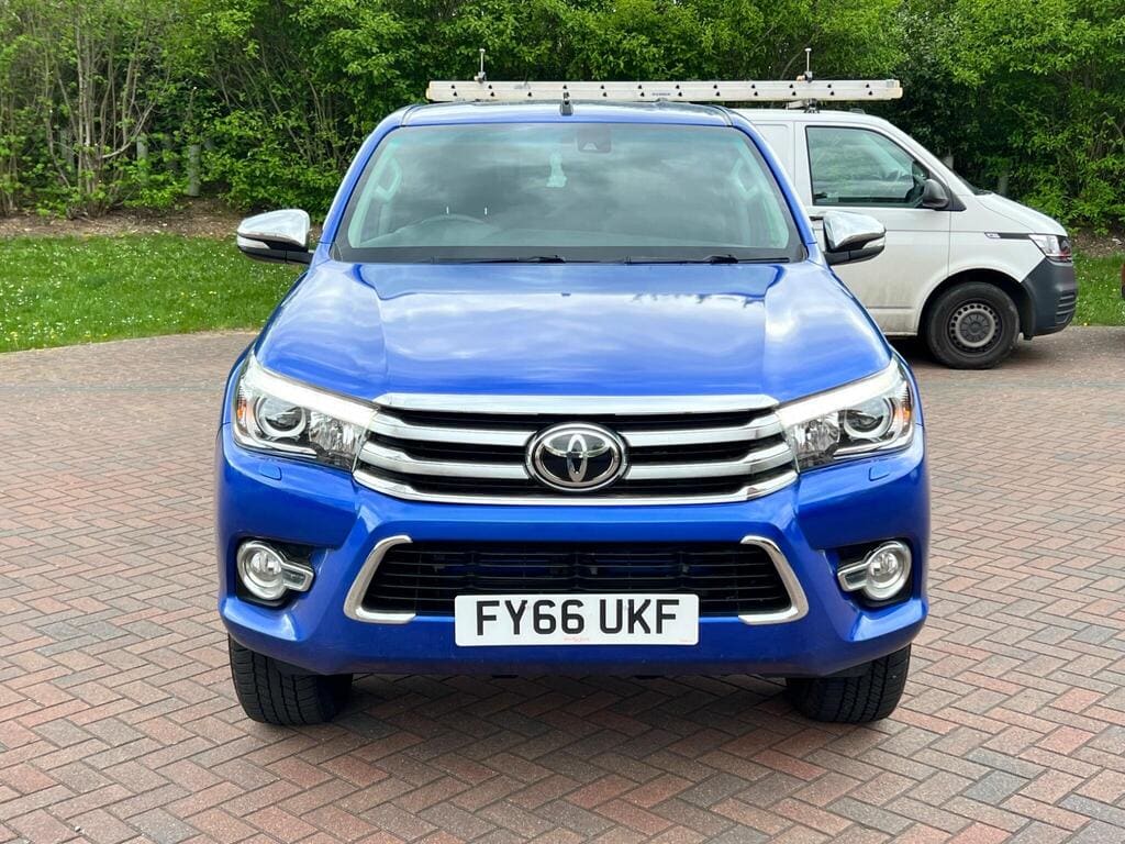 2017 Toyota Hilux 2.4 D-4D Invincible 4WD — photo 2