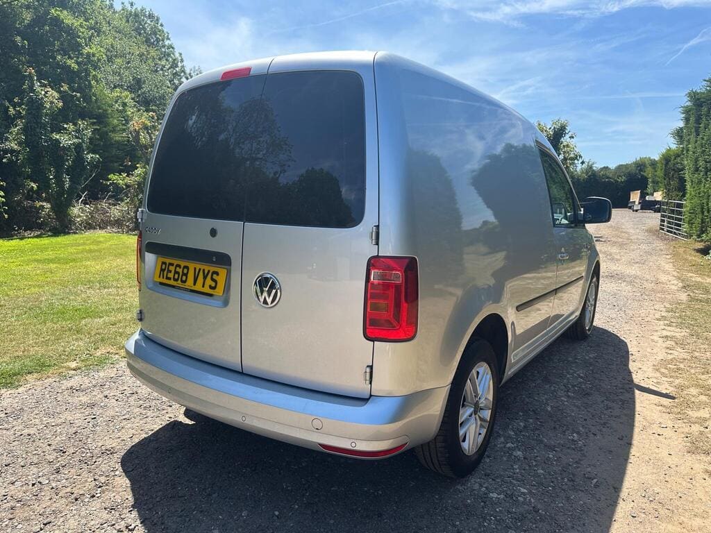 2018 Volkswagen Caddy 2.0 TDI C20 BlueMotion Tech Highline DSG SWB Euro 6 — photo 3