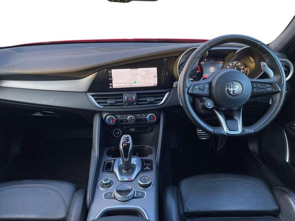 2022 Alfa Romeo Giulia 2.0T Veloce — photo 3