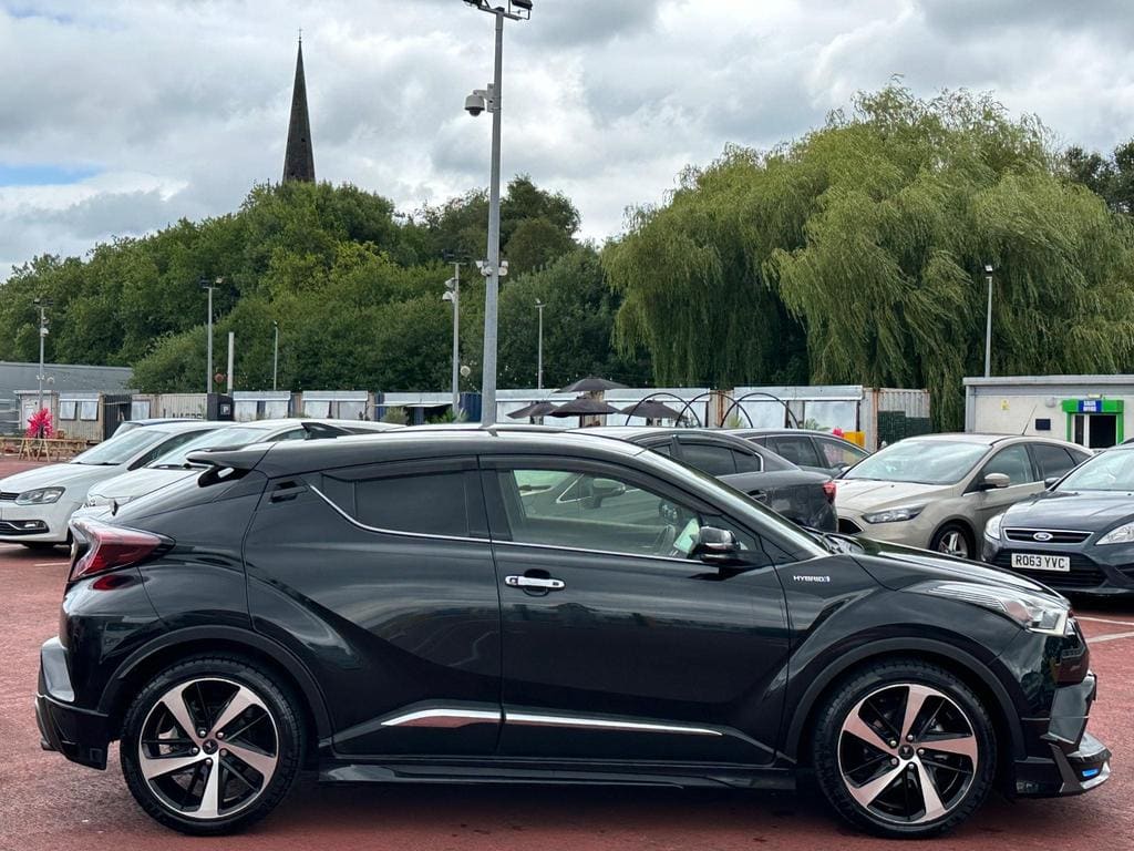 2017 Toyota C-HR 1.8 VVT-h Dynamic SUV 5dr Petrol Hybrid CVT Euro 6 — photo 3
