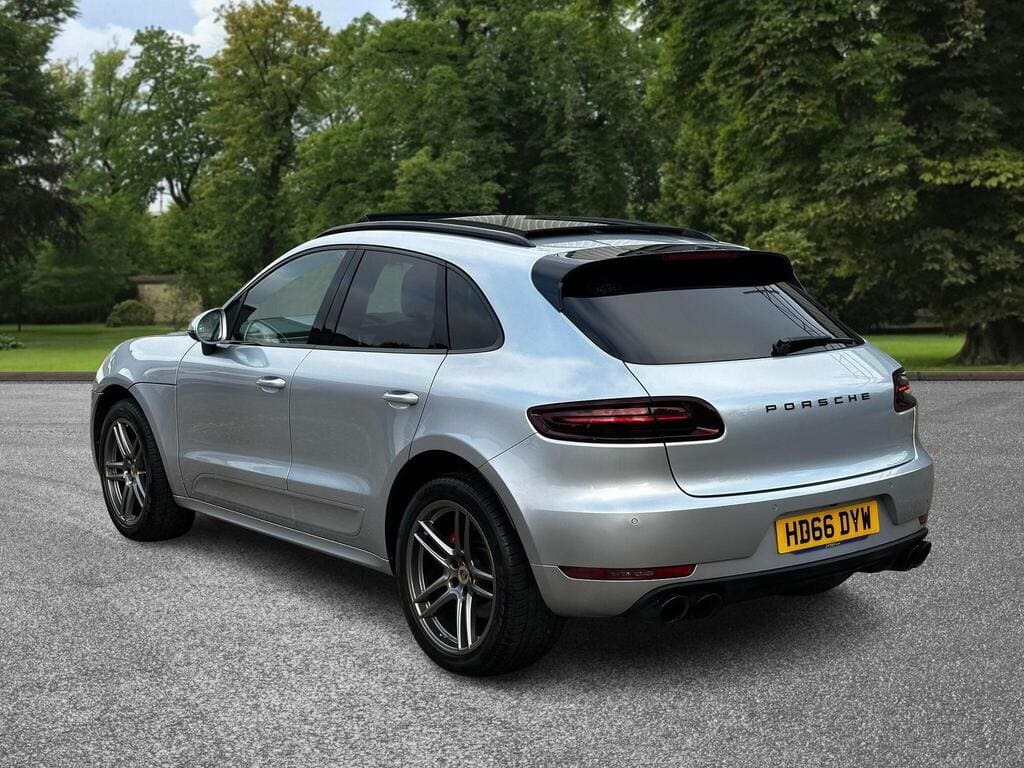 2016 Porsche Macan 3.0T V6 GTS PDK — photo 2