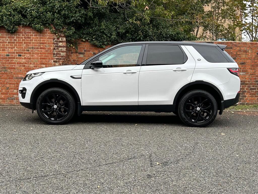 2016 Land Rover Discovery Sport 2.0 TD4 HSE Auto 4WD Euro 6 — photo 2
