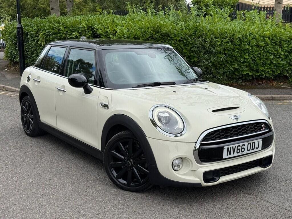 2016 MINI Hatch 2.0 Cooper SD Auto 6Spd Euro 6 — photo 2
