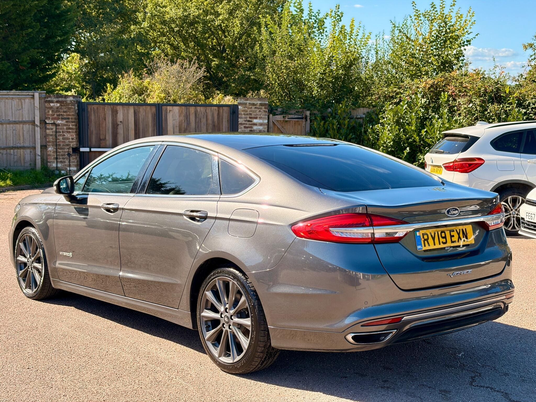 2019 Ford Mondeo 2.0 TiVCT Vignale CVT
 — photo 2
